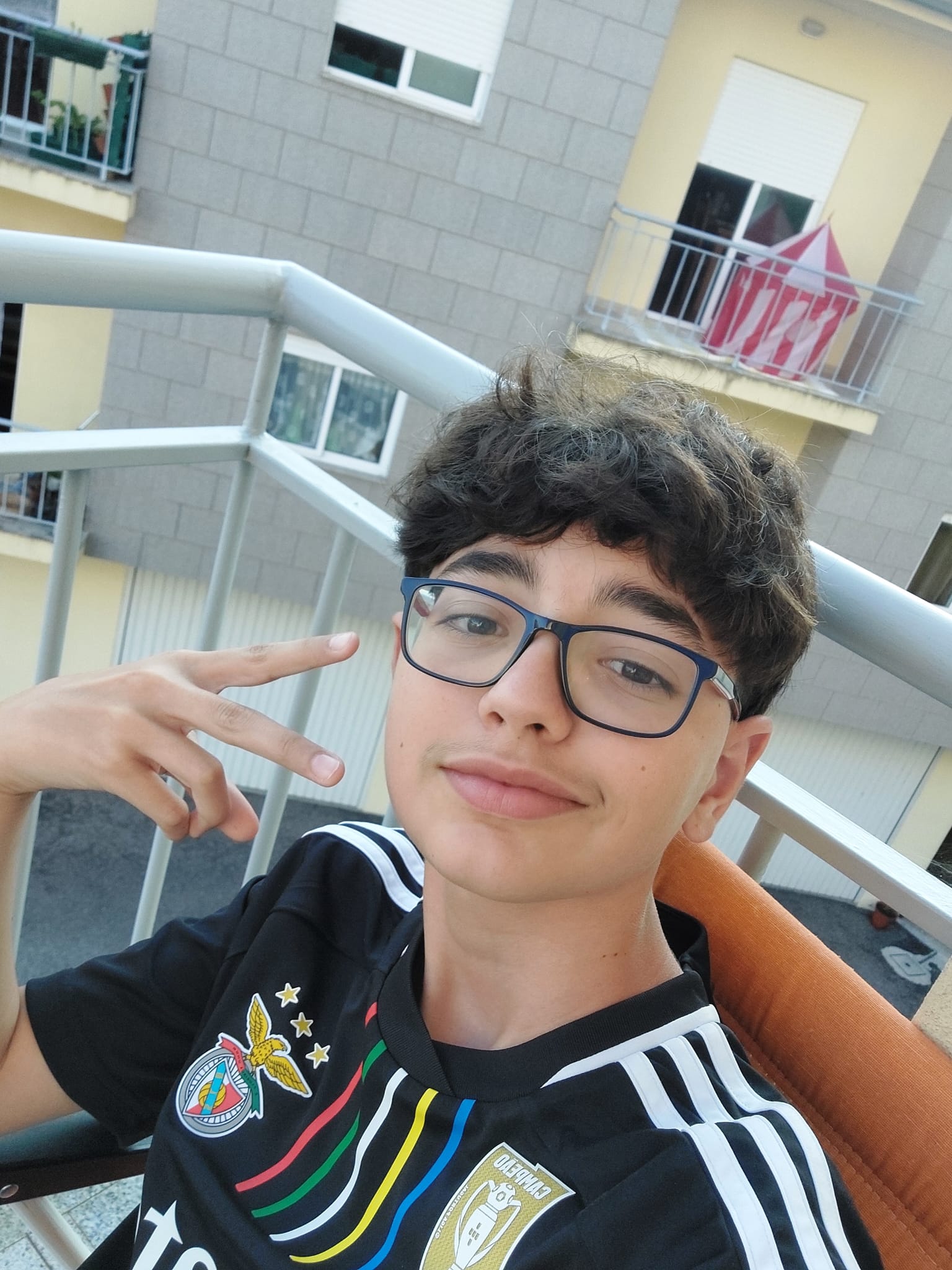 Zwölf bis Fünfzehn Jahre alt